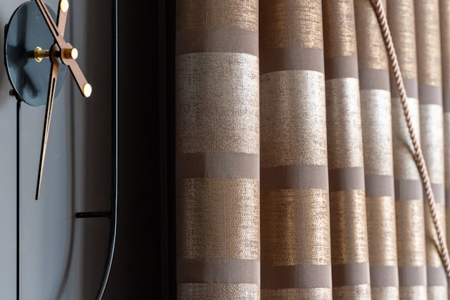 Czym są karnisze elektryczne i gdzie sprawdzą się najlepiej?