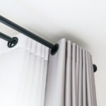 Wybrać karnisz pojedynczy czy podwójny?